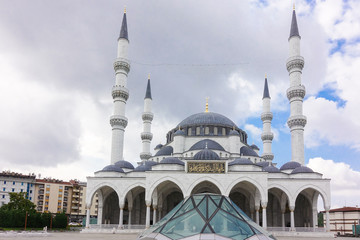 Fototapeta na wymiar Melike Hatun Mosque in a cloudy day - Ankara, Turkey