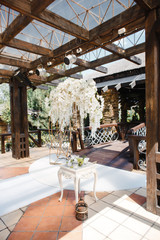 location for the wedding ceremony in a building open to all winds