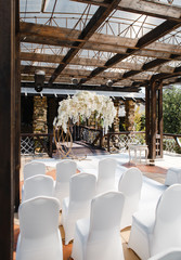 location for the wedding ceremony in a building open to all winds