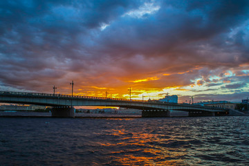Obraz na płótnie Canvas bridge at sunset
