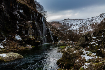 frozen waterfall in dashbashi