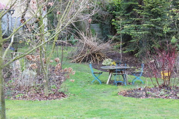 table dans jardin