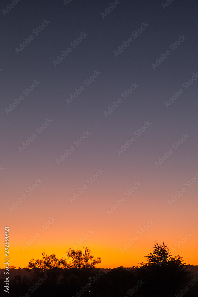 Wall mural Allassac (Corrèze, France) - Coucher de soleil