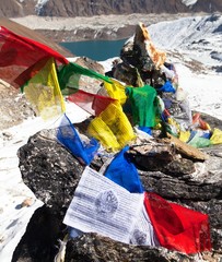 prayer flags and Gokyo lake from Renjo pass