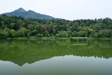 北海道利尻島　利尻富士と姫沼の逆さ富士