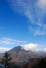 日光男体山（日本）とすがすがしい秋の空の風景写真