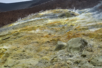 The walkway to the vulcano and hissing fumes