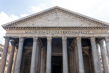 Obraz premium Details from Patheon in Rome, Italy