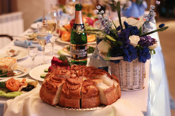 Wedding Accessories. Bridal bouquet and champagne glasses.