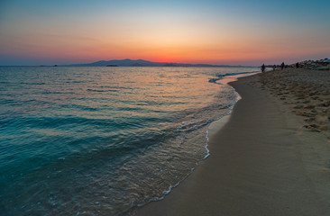 La spiaggia di Plaka al tramonto, isola di Naxos GR