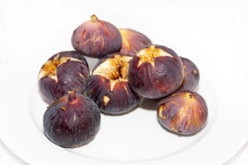 Plate of fresh figs