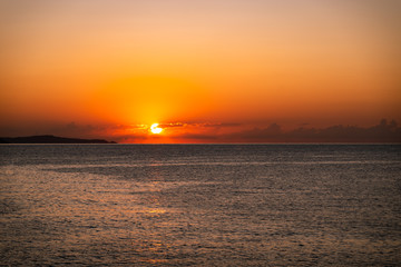 Fototapeta na wymiar Sunrise over sea