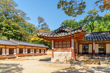 Fototapeta premium Scenic courtyard of the Nakseonjae Complex in Seoul, South Korea