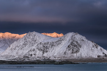 Kolory Spitsbergenu o zachodzie słońca © blackspeed