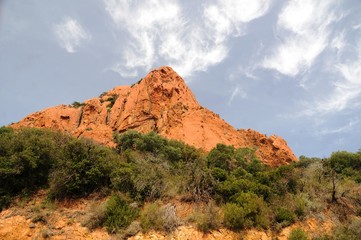 Corniche et calanques de Saint-Raphaël à Cannes (Midi de la France)