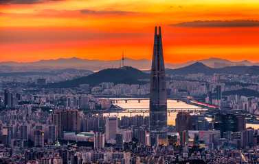 Fototapeta premium skyline at sunset in seoul city south Korea 