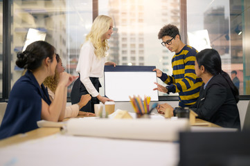 Plan a meeting job. In planning meetings. Presenting the plan at a meeting. Put forward a plan at the meeting.