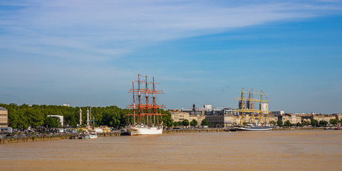 Obraz premium Sedov and Kruzenshtern Russian four-masted barques sail training ships moored to the quays of the Garonne river during the 