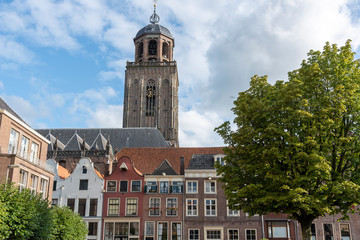 Fototapeta premium Stadtansicht von Deventer mit Lebiniuskirche, Niederlande