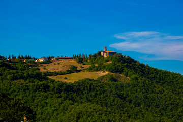 Fototapeta premium castle hills and sky