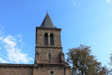 Fototapeta na wymiar Eglise Saint Victor dans le village de Poleymieux au Mont d'Or - département du Rhône - France - Vue de l'extérieur