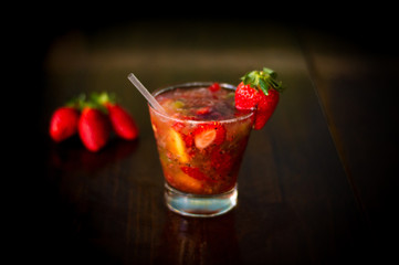 strawberry alcoholic mixed drink - drinks to do at home