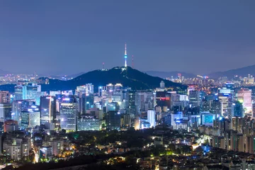 Fototapeten Seoul South Korea City Skyline at night with seoul tower. © kampon
