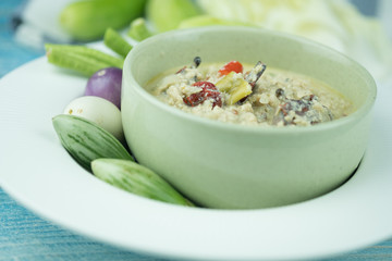 Tao Jiaw Lone (Herbed soya beans with minced pork in coconut milk)