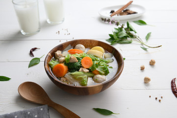 Clear Soup with Tofu and Minced Pork
