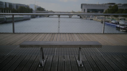 Fototapeta na wymiar bench in Paris