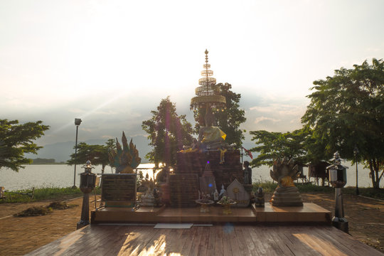 Tilok Aram Temple is located in the island centered of Kwan Phayao which stands by Luang Por Sila. This temple had been underneath over 500 years at Phayao , North of Thailand.