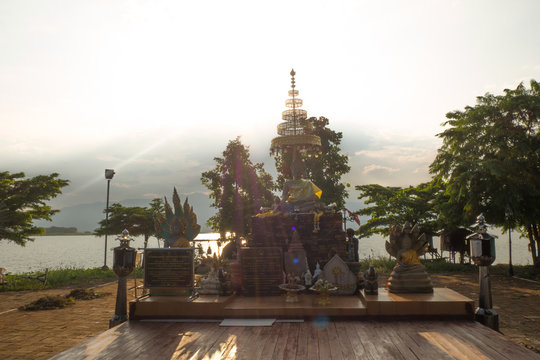 Tilok Aram Temple is located in the island centered of Kwan Phayao which stands by Luang Por Sila. This temple had been underneath over 500 years at Phayao , North of Thailand.