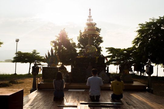 Tilok Aram Temple is located in the island centered of Kwan Phayao which stands by Luang Por Sila. This temple had been underneath over 500 years at Phayao , North of Thailand.