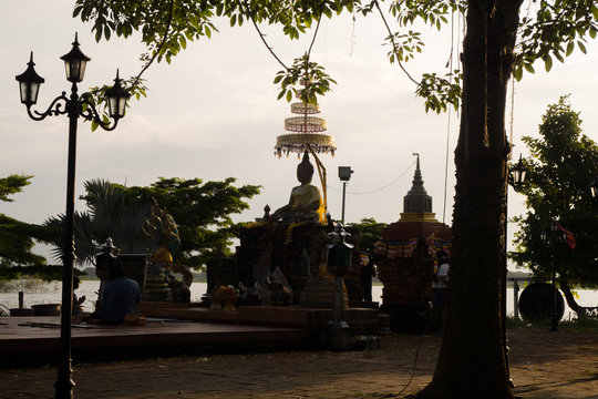 Tilok Aram Temple is located in the island centered of Kwan Phayao which stands by Luang Por Sila. This temple had been underneath over 500 years at Phayao , North of Thailand.