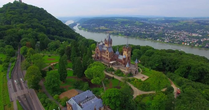 Siebengebirge Schloss 01