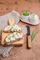 Farmer's cream cheese spread for a bread