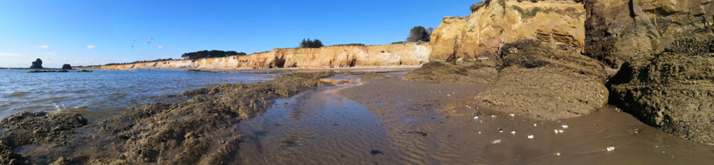 Paysage de Bretagne - plage de la mine d'or dans le morbihan
