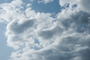 Obraz premium Blue sky with beautiful white clouds