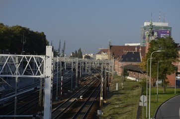 Fototapeta premium Gdańsk , architektura Gdańsk , kolej , kwiaty Gdańsk , kolej w Gdańsku