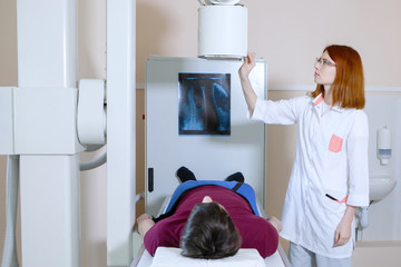 Obraz na płótnie Canvas Female doctor radiologist.