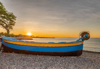 Fototapeta premium Un pointu au lever de soleil