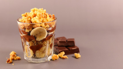 delicious crumble with banana and chocolate
