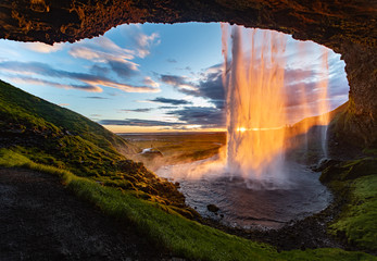 Seljalandsfoss Island Wasserfall Waterfall Iceland Reise Midsummer Mittsommer Gegenlicht Hoffnung...
