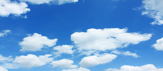 Obraz na płótnie Canvas Empty white cloud on blue sky
