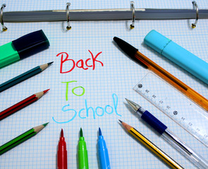 SCHOOL SUPPLIES FLAT LAY