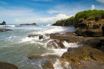 Fototapeta na wymiar The coastline in Tanah Lot, Beraban, Bali, Indonesia