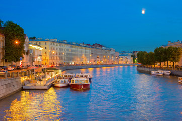 Obraz premium boat trip canals Petersburg, Russia