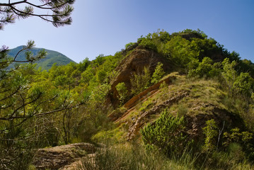 Obraz na płótnie Canvas Vista dal sentiero 208 dal villaggio di Baciardi all'eremo di Morimondo