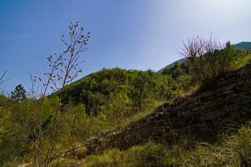 Obraz na płótnie Canvas Vista dal sentiero 208 dal villaggio di Baciardi all'eremo di Morimondo