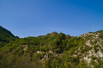 Vista dal sentiero 208 dal villaggio di Baciardi all'eremo di Morimondo